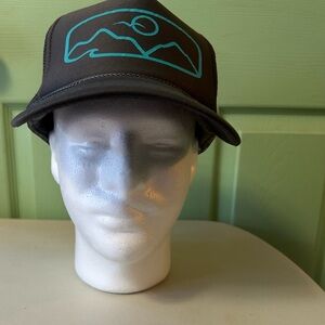 Twin Islands trucker hat